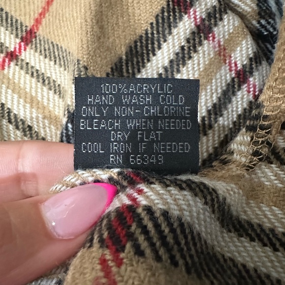 Sweater Cape - Picture 5 of 5